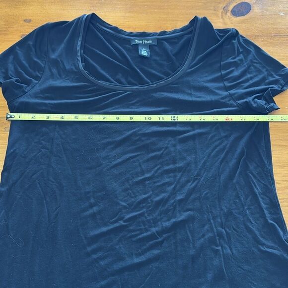 WHBM Manhattan Tees in Black and Grey - Picture 14 of 16